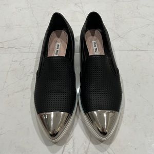MIU MIU: Black, Leather & Metal Cap Toe Logo Flats